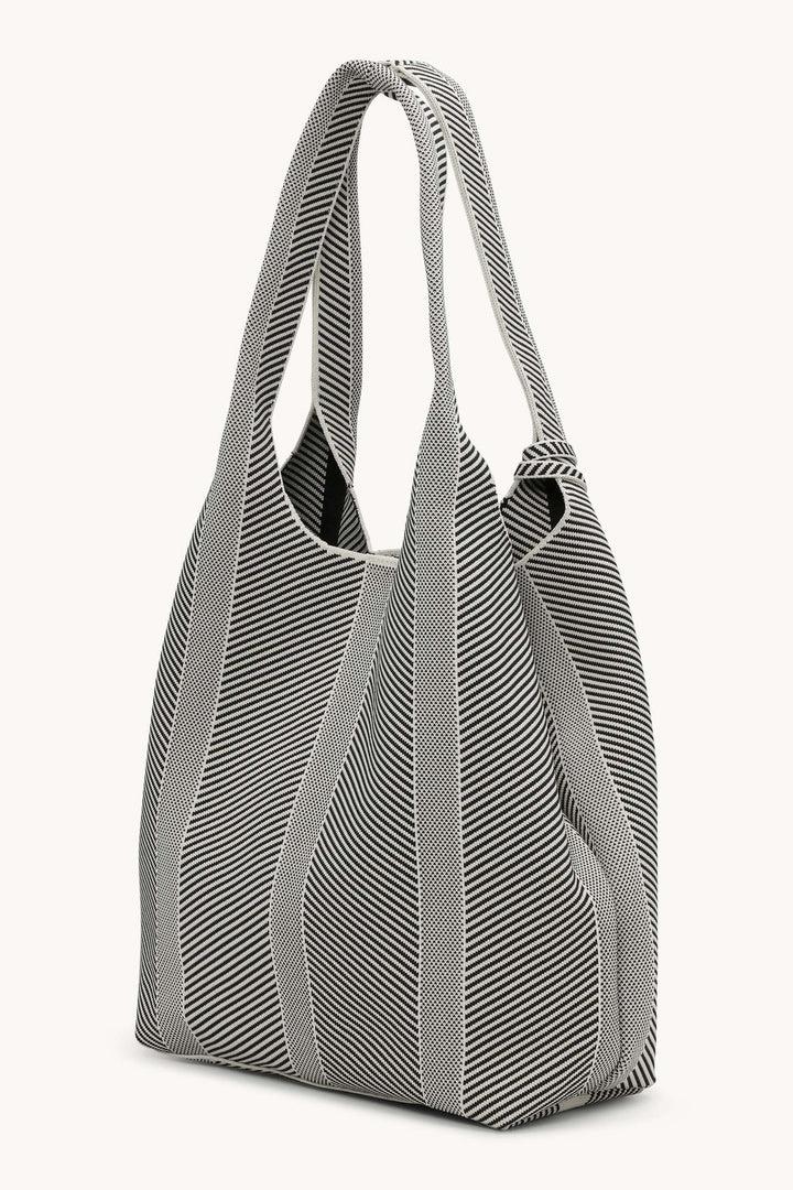 KNITTED BAG MILK CREME & BLACK