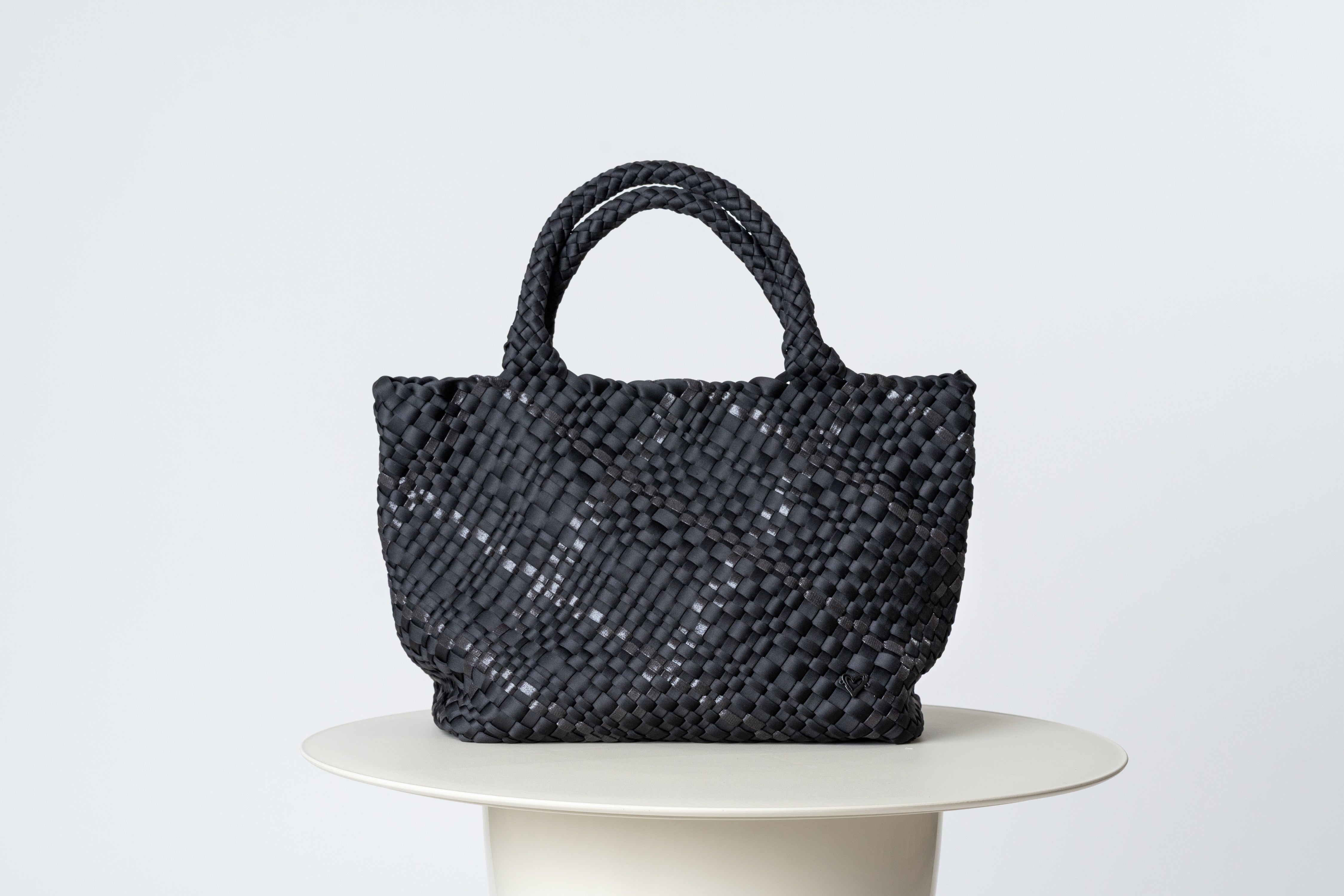 LONDON BLACK METALLIC 1