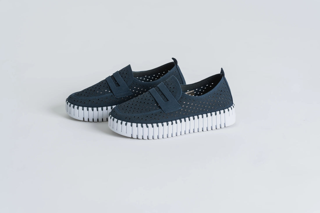 TULIP 3899 DARK INDIGO