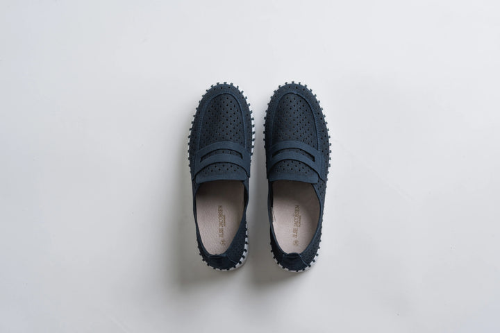 TULIP 3899 DARK INDIGO