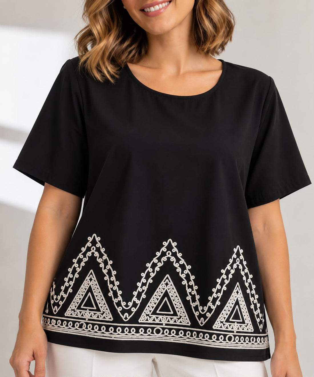 CAMISA NEGRA BORDADA